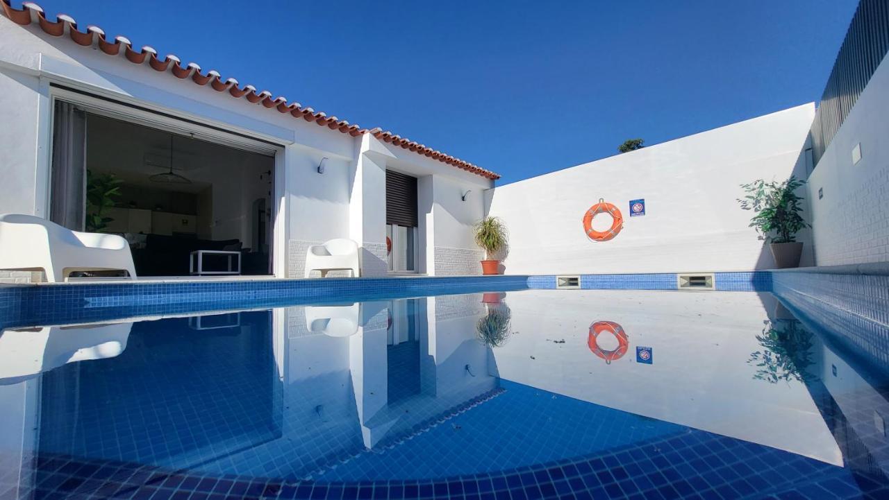 Oura V2 Jacaranda Villa