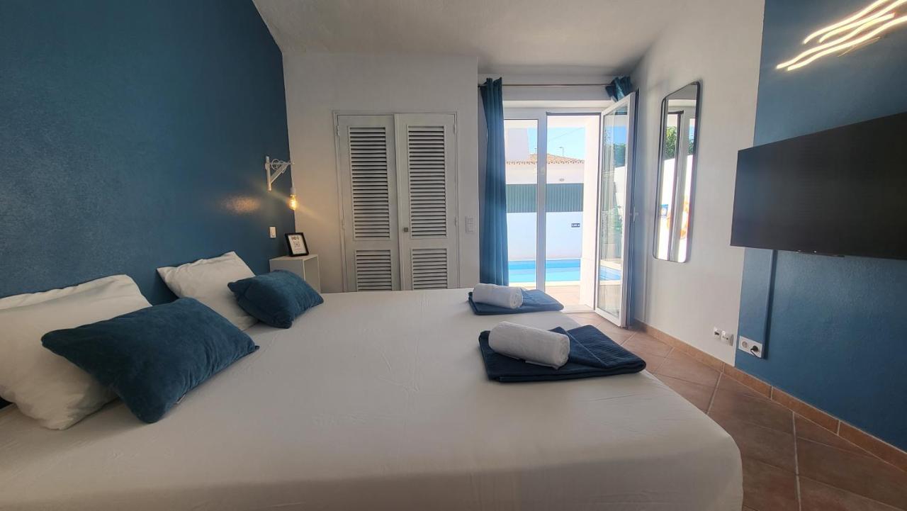 Oura V2 Jacaranda Villa