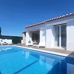 Oura Villa V2 Jacaranda