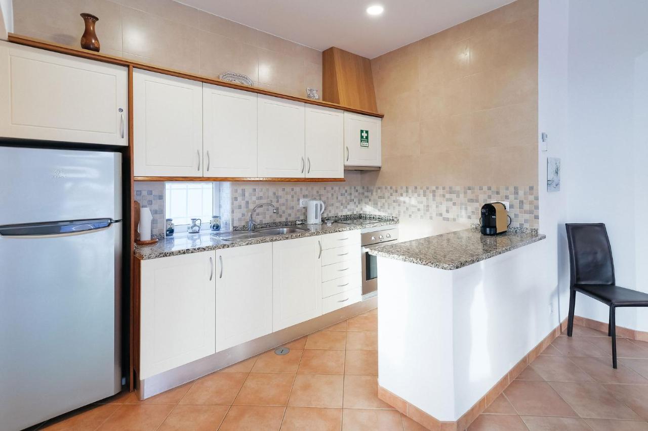 Oura V2 Jacaranda Villa *